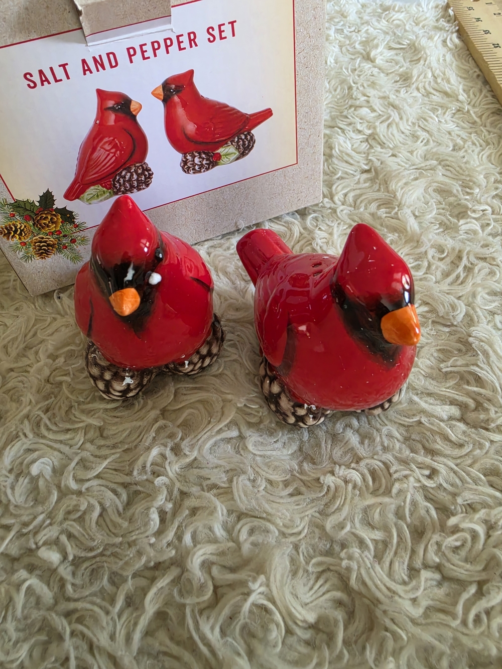 Cracker Barrel Red Cardinal Ceramic Salt & Pepper Shaker Set
